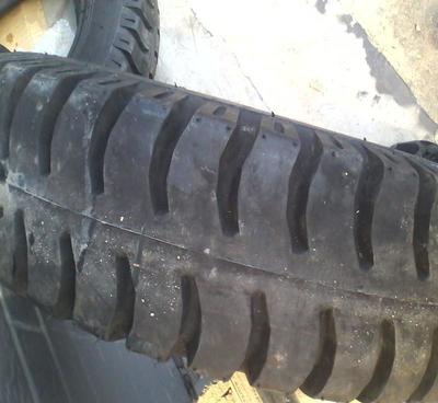 生產(chǎn)廠家 質(zhì)優(yōu)價(jià)量 17.5-25 工程實(shí)心輪胎